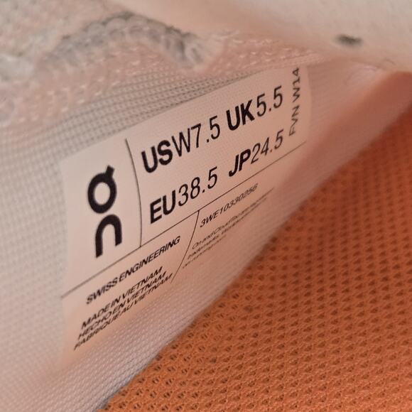 NEW On Cloud The Roger Pro 2 Womens Size 7.5 Court Tennis Shoes White Orange - Picture 10 of 12